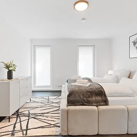 Stilvolle Mit Loggia Im Stadtzentrum - Kingsize Bett - Smart Tv - Netflix - 60qm - 24h Check-in Apartament Ludwigsburg