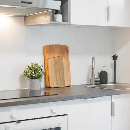Apartament Stilvolle Mit Loggia Im Stadtzentrum - Kingsize Bett - Smart Tv - Netflix - 60qm - 24h Check-in Ludwigsburg