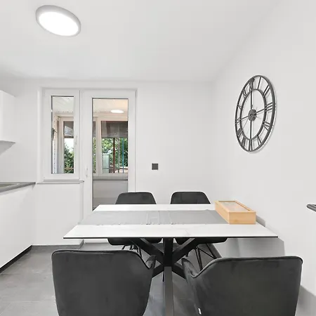 - Stilvolle Mit Loggia Im Stadtzentrum - Kingsize Bett - Smart Tv - Netflix - 60qm - 24h Check-in