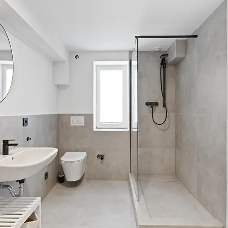 Apartmán - Stilvolle Mit Loggia Im Stadtzentrum - Kingsize Bett - Smart Tv - Netflix - 60qm - 24h Check-in