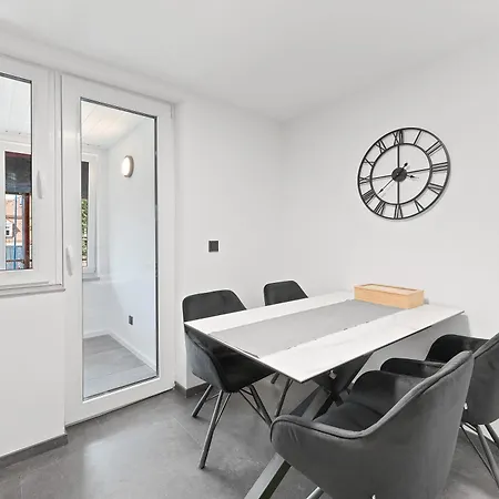 Apartmán - Stilvolle Mit Loggia Im Stadtzentrum - Kingsize Bett - Smart Tv - Netflix - 60qm - 24h Check-in *